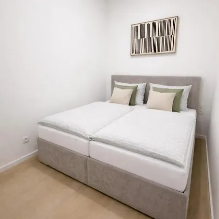 شقة Quiet & Modern Absolute Flat With Terrace *