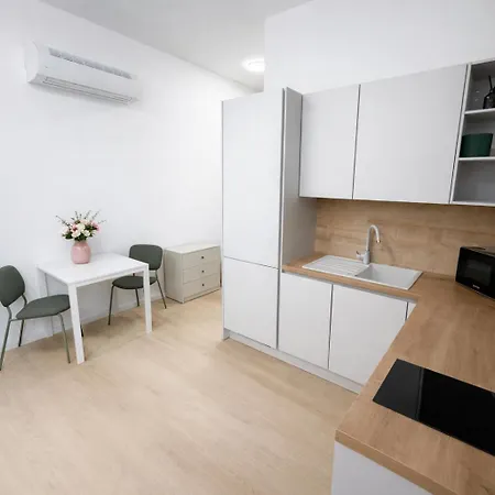 Quiet & Modern Absolute Flat With Terrace شقة *